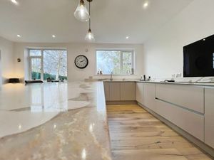 Photo 39- click for photo gallery